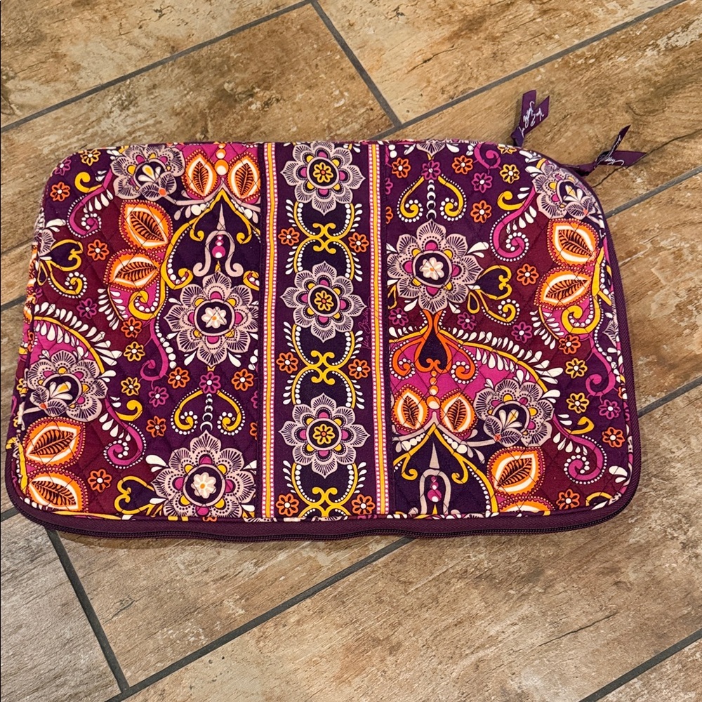 EUC Vera Bradley Laptop Pouch in Safari Sunset